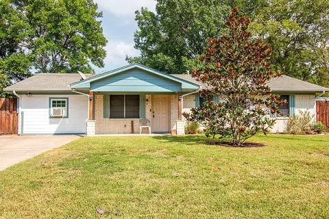 605 S Wilson St, Kaufman, TX 75142