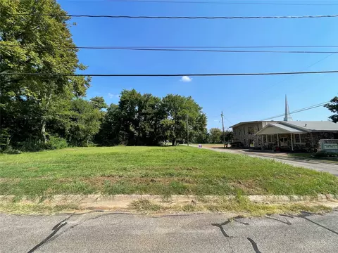1017 5th St NE, Paris, TX 75460