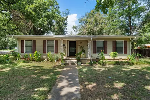 Exterior - 708 Triangle Pl, Waco, TX 76710 photo 2 of 3