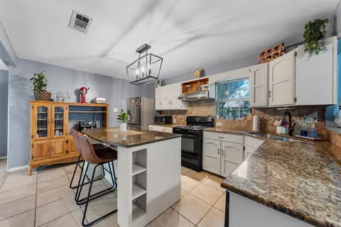 Kitchen - 708 Triangle Pl, Waco, TX 76710 photo 1 of 2