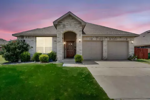 205 Bay St, Waxahachie, TX 75165