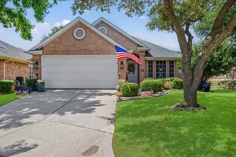1013 Harwood Ct, Euless, TX 76039