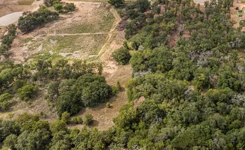 825 Hat Creek Rd, Bartonville, TX 76226