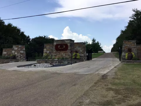 126 Oakmont Dr, Mabank, TX 75147