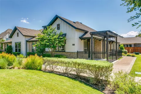 4564 Meadow Sage St, Arlington, TX 76005