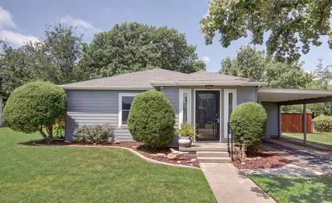 406 S Hannaford St, Granbury, TX 76048