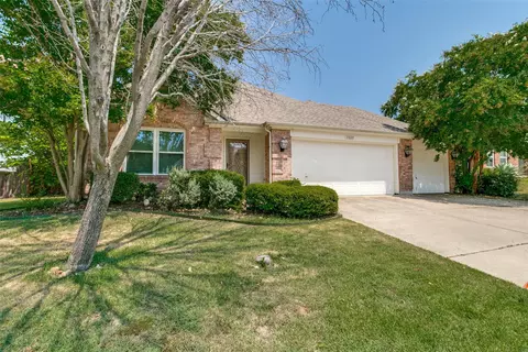 3809 San Lorenzo Dr, Denton, TX 76210