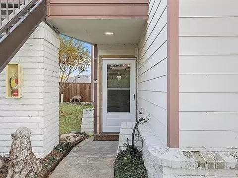 442 Yacht Club Dr, Rockwall, TX 75032