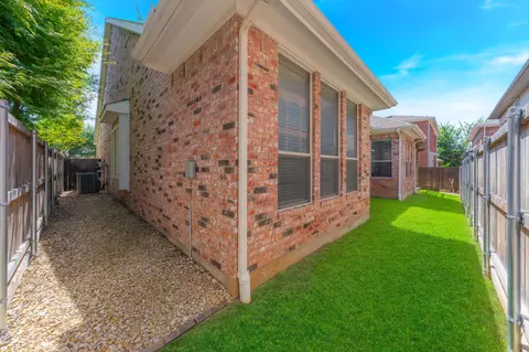Exterior - 2207 Eagles Nest Dr, Euless, TX 76039 photo 6 of 7