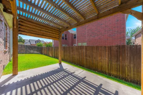 Exterior - 2207 Eagles Nest Dr, Euless, TX 76039 photo 4 of 7