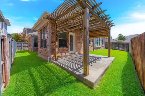 Exterior - 2207 Eagles Nest Dr, Euless, TX 76039 photo 2 of 7