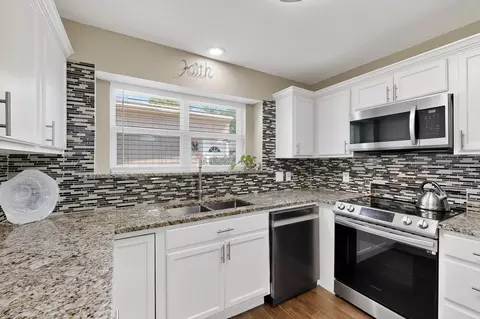 2658 Berkshire Ln, Grand Prairie, TX 75052