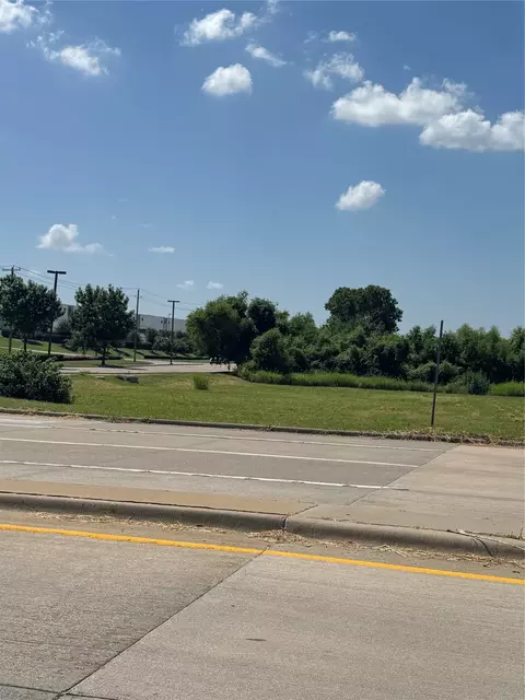 1000 E Danieldale Rd, Desoto, TX 75115