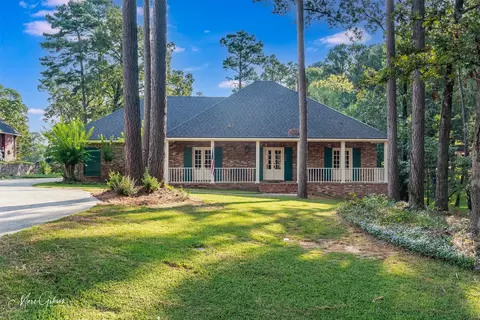 4936 Old Oak Dr, Benton, LA 71006