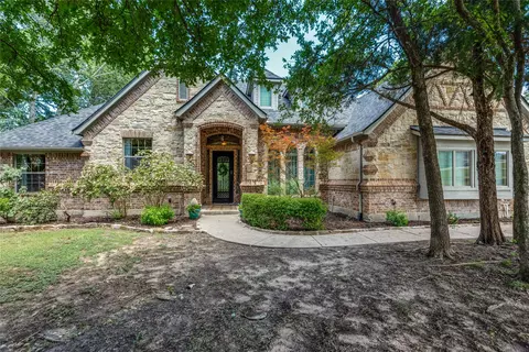 10208 Drop Tine Ct, Fort Worth, TX 76126