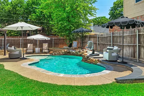 5605 Chimney Rock Dr, Arlington, TX 76017