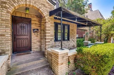 2838 W Brooklyn Ave, Dallas, TX 75211