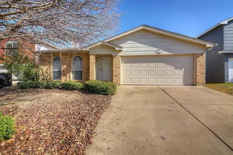 615 Hollyberry Dr, Mansfield, TX 76063
