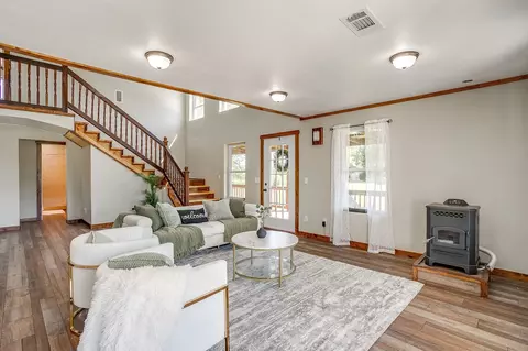Living - 607 E Main St, Itasca, TX 76055 photo 4 of 6