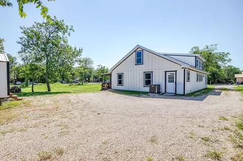 Exterior - 607 E Main St, Itasca, TX 76055 photo 8 of 10