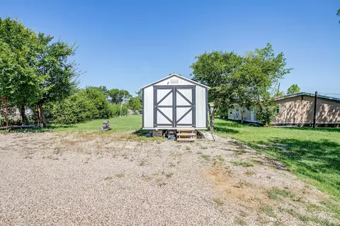Exterior - 607 E Main St, Itasca, TX 76055 photo 7 of 10