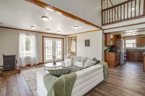 Living - 607 E Main St, Itasca, TX 76055 photo 5 of 6