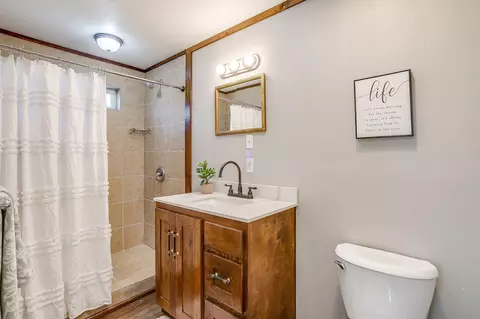 Bath - 607 E Main St, Itasca, TX 76055 photo 1 of 3