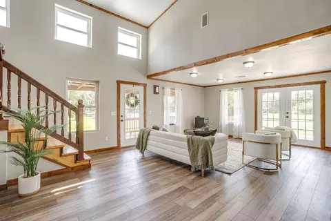 Living - 607 E Main St, Itasca, TX 76055 photo 2 of 6