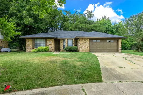 5605 James Scott Cir, Bossier City, LA 71112