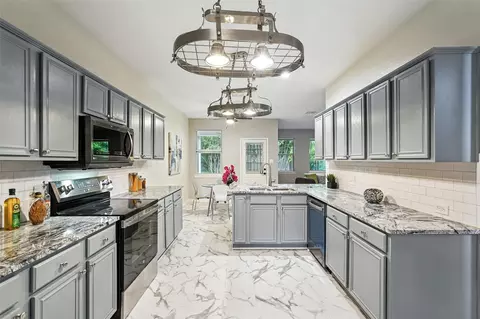 1208 Wildflower Ln, Mesquite, TX 75149