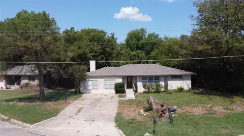 3110 Heather Ln, Denton, TX 76209