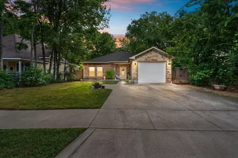 1119 S Montgomery St, Sherman, TX 75090