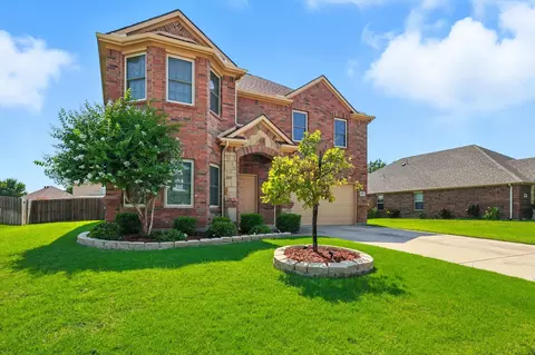 2827 Cypress Glen Dr, Grand Prairie, TX 75052