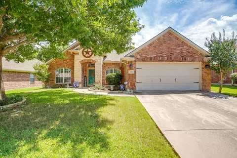 716 Yaupon Ct, Burleson, TX 76028