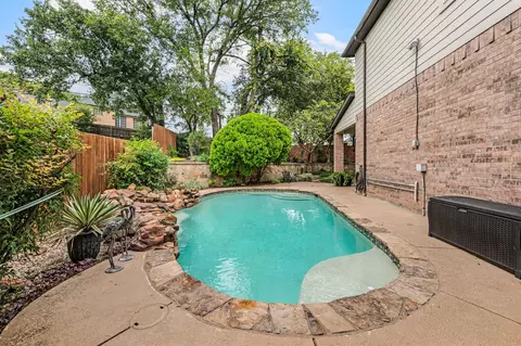 3505 Silverwood Ct, Bedford, TX 76021