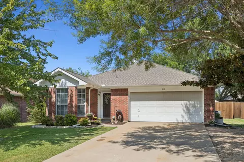 210 S Chestnut St, Forney, TX 75126