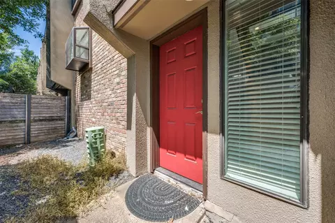 2020 N Garrett Ave #104, Dallas, TX 75206