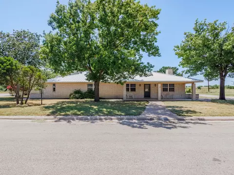 1517 Hillcrest, Coleman, TX 76834