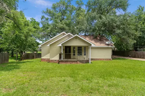 709 E Magnoila, Troup, TX 75789