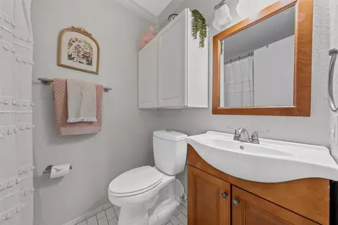 Bath - 128 Thompson Cir, Lorena, TX 76655 photo 1 of 3