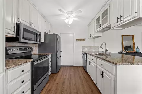 Kitchen - 128 Thompson Cir, Lorena, TX 76655 photo 4 of 5