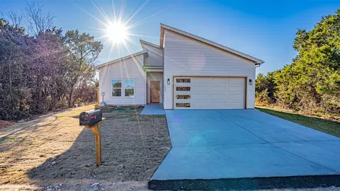 3501 Brazos River Dr, Granbury, TX 76048