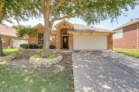 1004 Pebblecreek Dr, Burleson, TX 76028