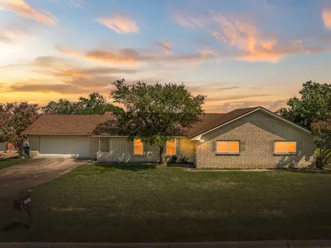 8309 Gatecrest Dr, Woodway, TX 76712