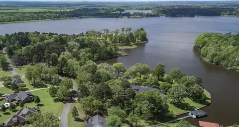 1945 Leeward Cv, Benton, LA 71006