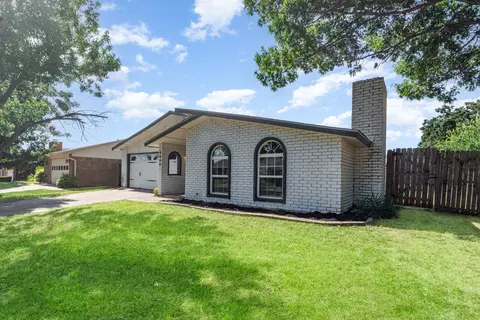 3808 Walnut Dr, Bedford, TX 76021