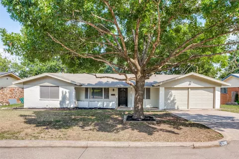 5700 Waltham Ave, Fort Worth, TX 76133