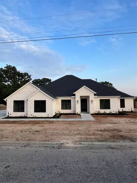 160 Hassler Dr, Stephenville, TX 76401