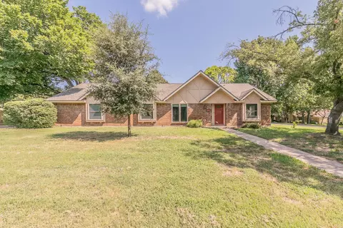 1812 Arthur Dr, Colleyville, TX 76034