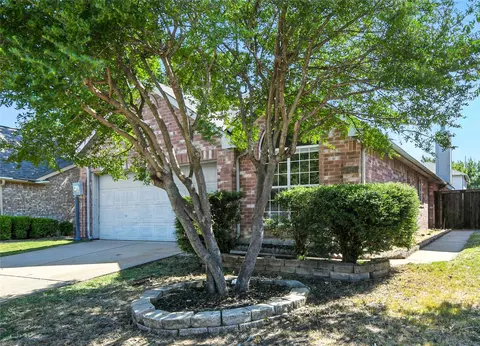 2119 Amherst Dr, Lewisville, TX 75067